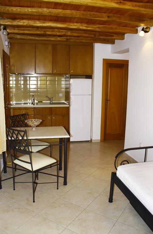 Alisachni Apartment Livadi  ภายนอก รูปภาพ