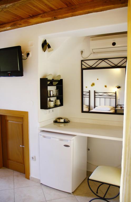 Alisachni Apartment Livadi  ภายนอก รูปภาพ