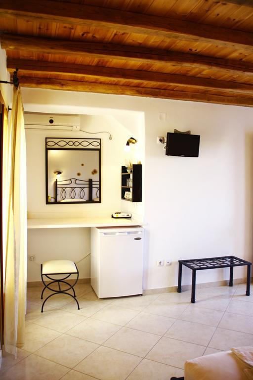 Alisachni Apartment Livadi  ภายนอก รูปภาพ